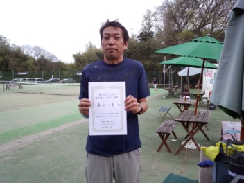 04/11(月) 男子シングルス中級優勝＜インスピリッツテニスクラブ＞